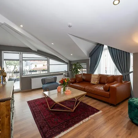 The Marions - Comfortable In Taksim اسطنبول