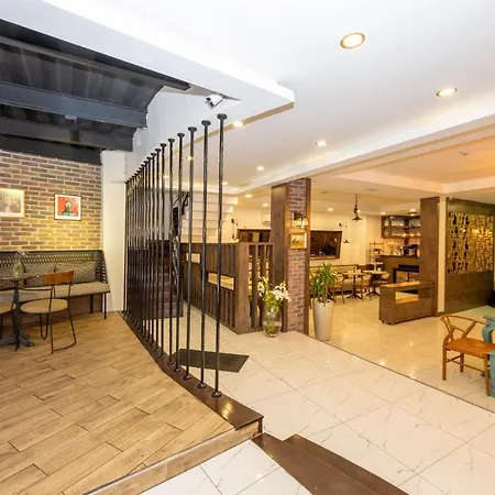 The Marions - Comfortable In Taksim 3*