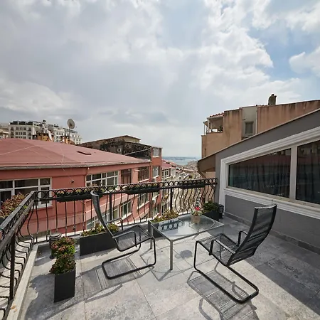 The Marions - Comfortable In Taksim 3*