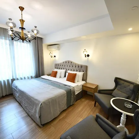 The Marions - Comfortable In Taksim اسطنبول