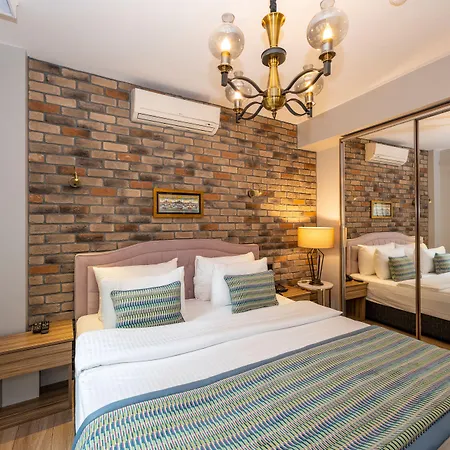 The Marions - Comfortable In Taksim 3*