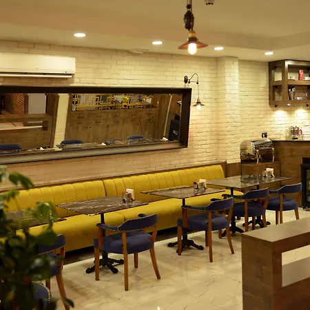The Marions - Comfortable In Taksim Szálloda Isztambul