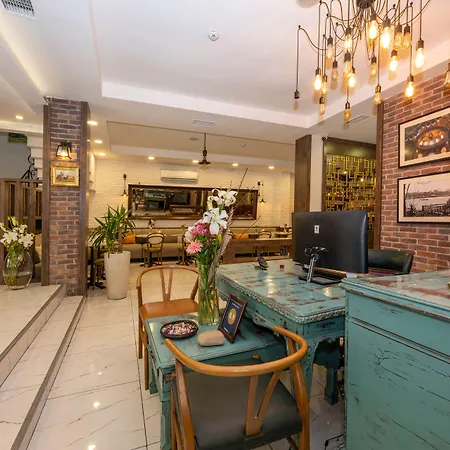 The Marions - Comfortable In Taksim Szálloda Isztambul