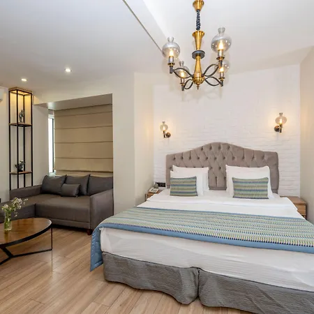 The Marions - Comfortable In Taksim Istanbul