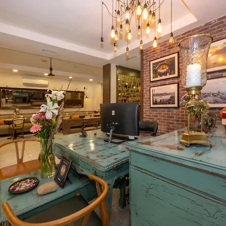 The Marions - Comfortable In Taksim Hotel 3*