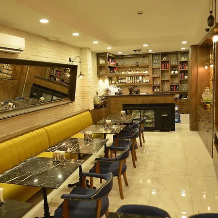 מלון The Marions - Comfortable In Taksim 3*