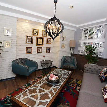 מלון The Marions - Comfortable In Taksim 3*