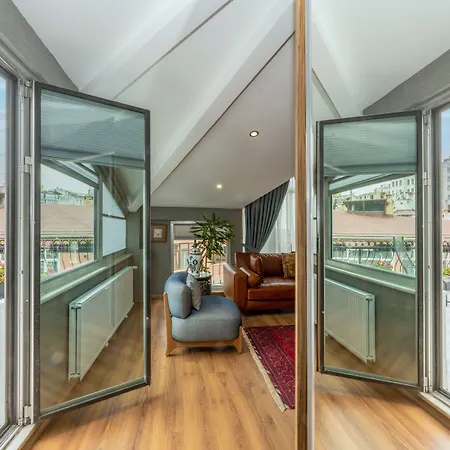 The Marions - Comfortable In Taksim 3*
